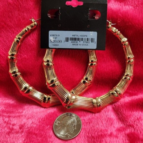 NWT Gold Guess Bamboo Hoop Earrings - Picture 5 of 6
